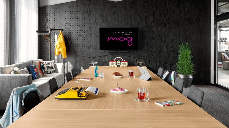 <b>Moxy Cologne Bonn Airport Meeting</b>. Images powered by <a href="https://www.leonardoworldwide.com/" title="Leonardo Worldwide" target="_blank">Leonardo</a>.