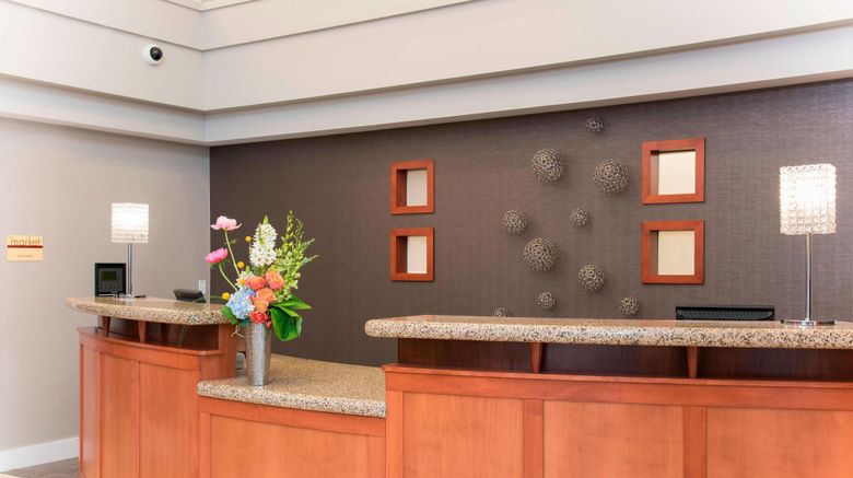Residence Inn Toledo Maumee Lobby. Images powered by <a href="https://www.leonardoworldwide.com" target="_blank" rel="noopener">Leonardo</a>.