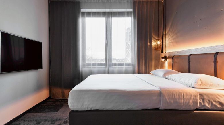 <b>MOXY Dusseldorf South Room</b>. Images powered by <a href="https://www.leonardoworldwide.com/" title="Leonardo Worldwide" target="_blank">Leonardo</a>.