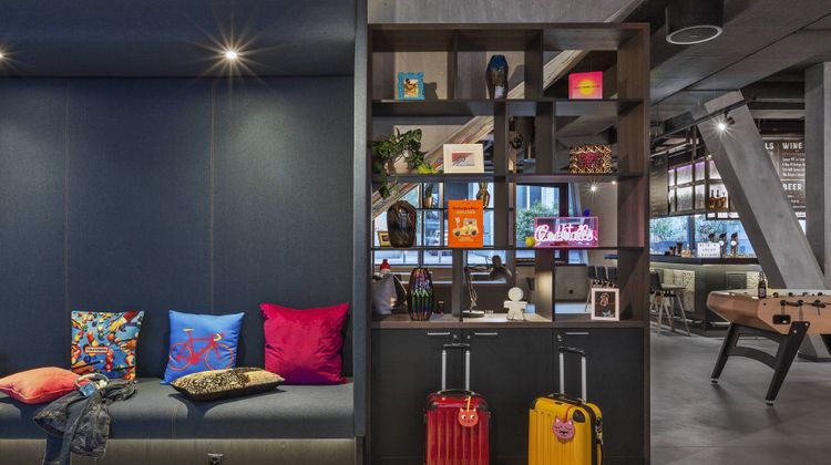Moxy Lausanne Flon Lobby