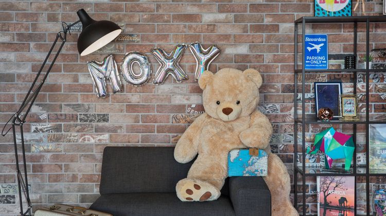 Moxy Frankfurt Airport Kelsterbach Lobby