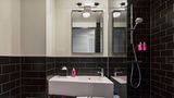 Moxy Frankfurt Airport Kelsterbach Room