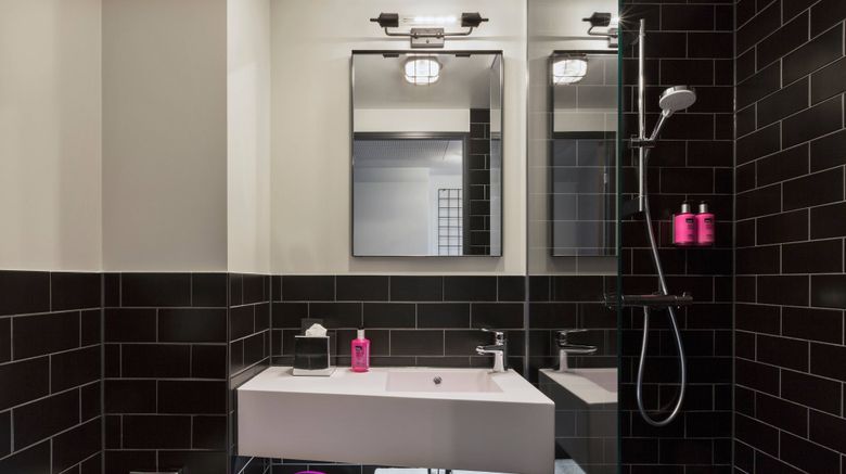 <b>Moxy Frankfurt Airport Kelsterbach Room</b>. Images powered by <a href="https://www.leonardoworldwide.com/" title="Leonardo Worldwide" target="_blank">Leonardo</a>.