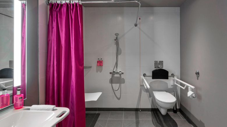 <b>Moxy Frankfurt City Center Room</b>. Images powered by <a href="https://www.leonardoworldwide.com/" title="Leonardo Worldwide" target="_blank">Leonardo</a>.