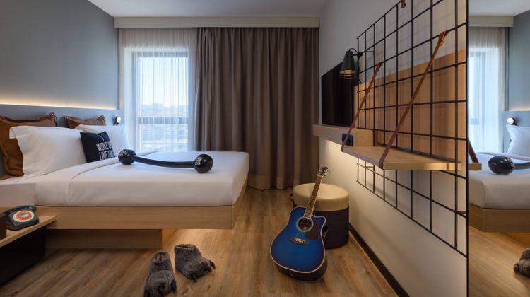 Moxy Lisboa Oriente Room