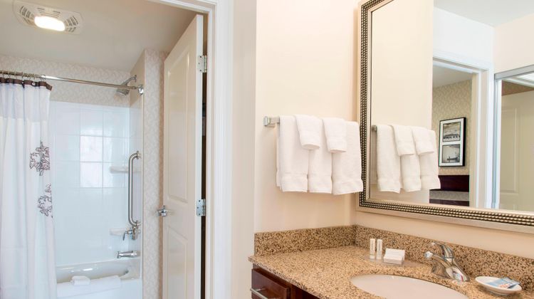 Residence Inn Moline Quad Cities Room