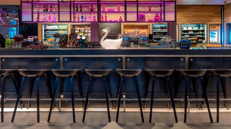 <b>MOXY London Stratford Lobby</b>. Images powered by <a href="https://www.leonardoworldwide.com/" title="Leonardo Worldwide" target="_blank">Leonardo</a>.