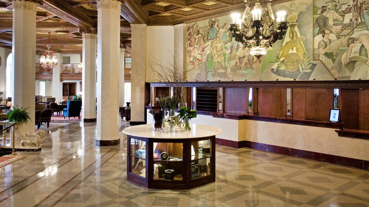 Marriott Syracuse Downtown Lobby