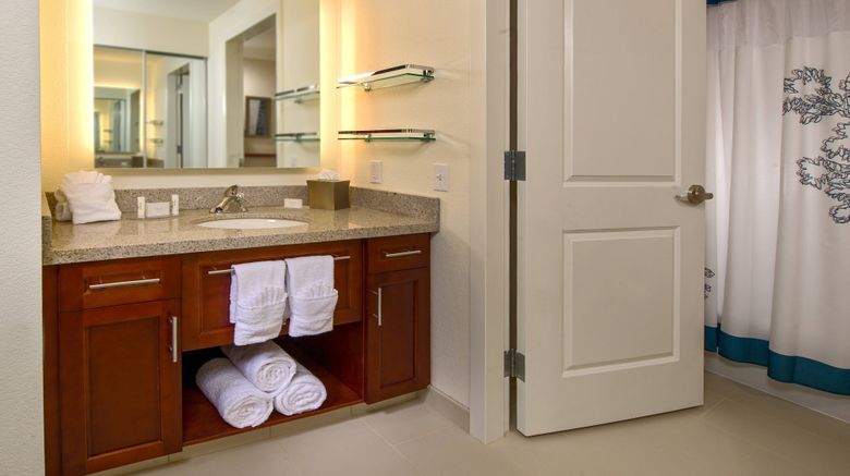 <b>Residence Inn Arlington Ballston Room</b>. Images powered by <a href="https://www.leonardoworldwide.com/" title="Leonardo Worldwide" target="_blank">Leonardo</a>.