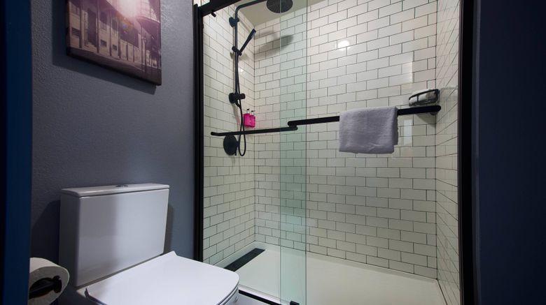 <b>MOXY New Orleans Dtwn/French Qtr Room</b>. Images powered by <a href="https://www.leonardoworldwide.com/" title="Leonardo Worldwide" target="_blank">Leonardo</a>.