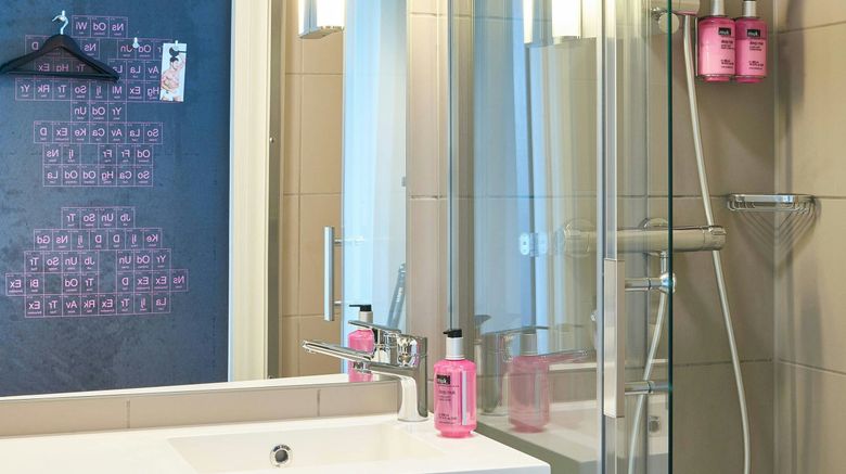 <b>MOXY Munich Messe Room</b>. Images powered by <a href="https://www.leonardoworldwide.com/" title="Leonardo Worldwide" target="_blank">Leonardo</a>.