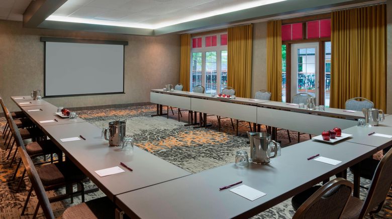 <b>Residences Mont-Tremblant Meeting</b>. Images powered by <a href="https://www.leonardoworldwide.com/" title="Leonardo Worldwide" target="_blank">Leonardo</a>.