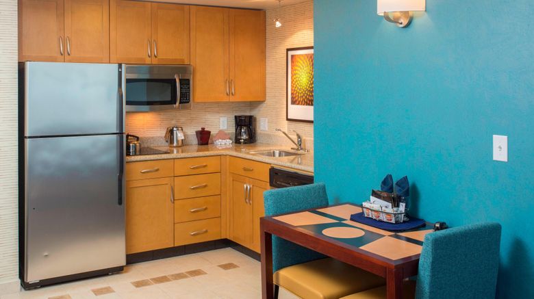 <b>Residence Inn by Marriott Moncton Room</b>. Images powered by <a href="https://www.leonardoworldwide.com/" title="Leonardo Worldwide" target="_blank">Leonardo</a>.
