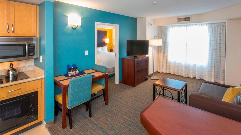<b>Residence Inn by Marriott Moncton Room</b>. Images powered by <a href="https://www.leonardoworldwide.com/" title="Leonardo Worldwide" target="_blank">Leonardo</a>.