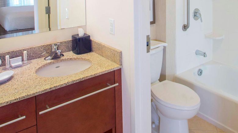 <b>Residence Inn by Marriott Moncton Room</b>. Images powered by <a href="https://www.leonardoworldwide.com/" title="Leonardo Worldwide" target="_blank">Leonardo</a>.