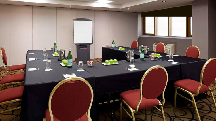 Residence-Inn by Marriott Montreal Meeting