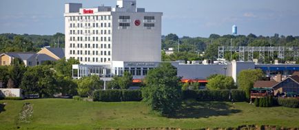 Sheraton Louisville Riverside Hotel Exterior