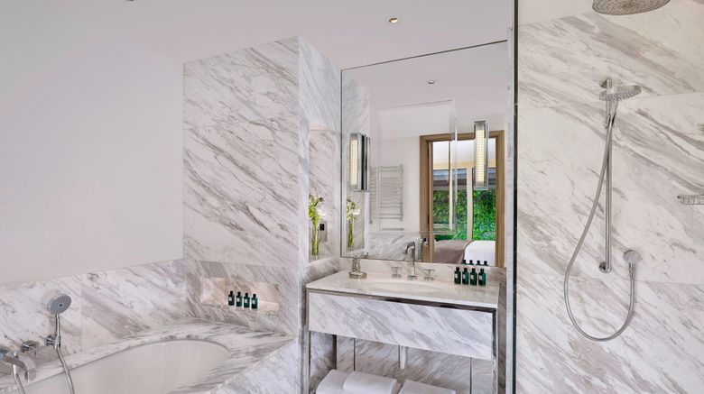 <b>The Langley, A Luxury Collection Hotel Room</b>. Images powered by <a href="https://www.leonardoworldwide.com/" title="Leonardo Worldwide" target="_blank">Leonardo</a>.
