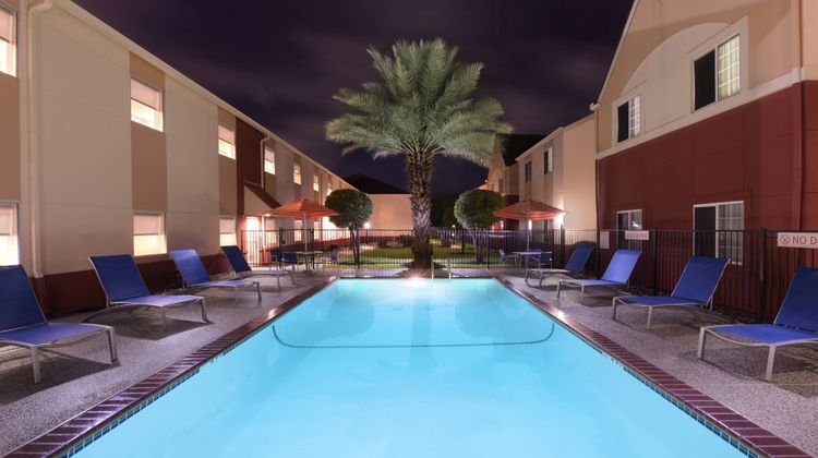 TownePlace Suites Lake Jackson Clute Pool