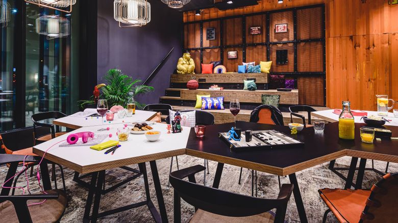<b>Moxy Poznan Airport Hotel Meeting</b>. Images powered by <a href="https://www.leonardoworldwide.com/" title="Leonardo Worldwide" target="_blank">Leonardo</a>.