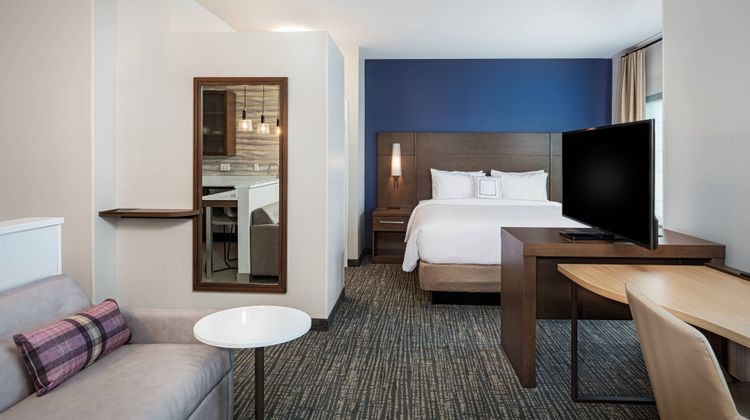 Residence Inn Riverside Moreno Suite