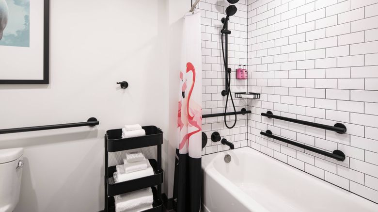 <b>Moxy Louisville Downtown Room</b>. Images powered by <a href="https://www.leonardoworldwide.com/" title="Leonardo Worldwide" target="_blank">Leonardo</a>.