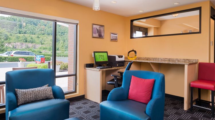 TownePlace Suites by Marriott Lobby