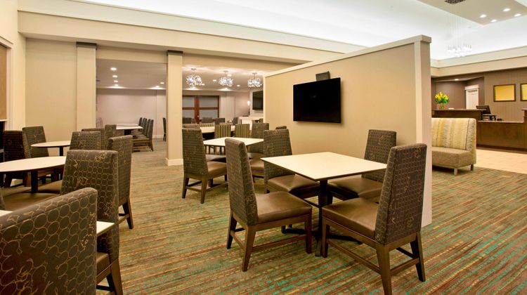 Residence Inn PDX at Cascade Station Lobby