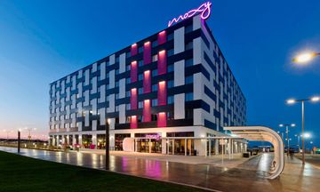MOXY Vienna Airport
