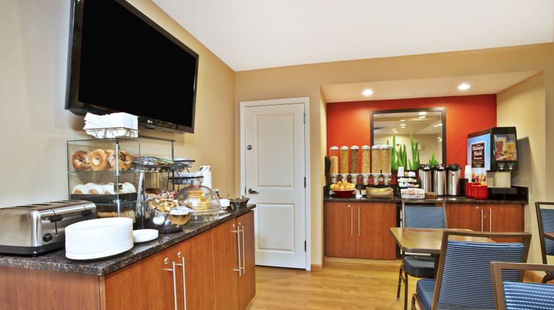 <b>TownePlace Suites Republic Arpt Long Isl Restaurant</b>. Images powered by <a href="https://www.leonardoworldwide.com/" title="Leonardo Worldwide" target="_blank">Leonardo</a>.