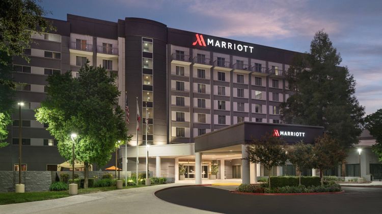 Visalia Marriott Exterior
