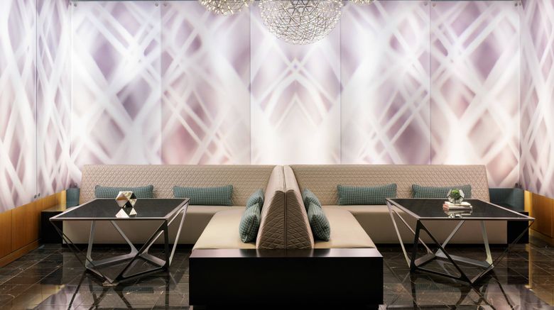 <b>Crystal Gateway Marriott Lobby</b>. Images powered by <a href="https://www.leonardoworldwide.com/" title="Leonardo Worldwide" target="_blank">Leonardo</a>.