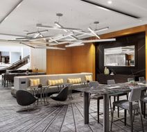 Crystal Gateway Marriott Lobby