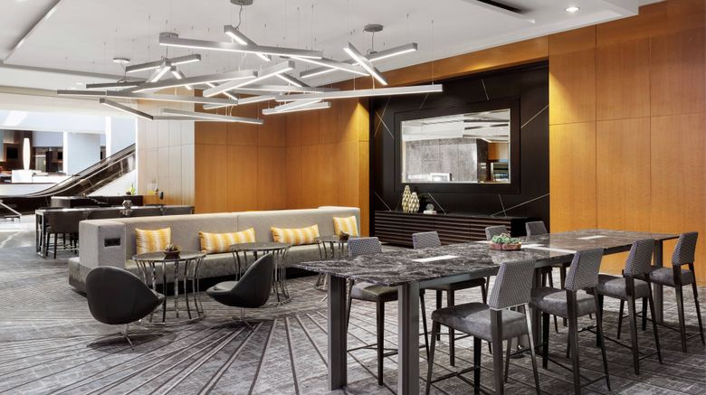 <b>Crystal Gateway Marriott Lobby</b>. Images powered by <a href="https://www.leonardoworldwide.com/" title="Leonardo Worldwide" target="_blank">Leonardo</a>.