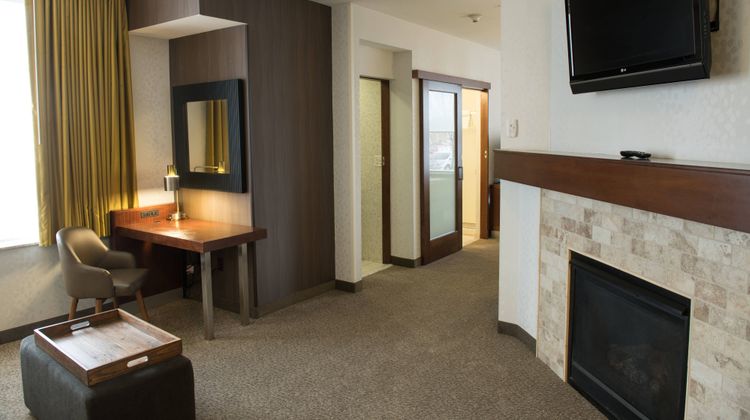 SpringHill Suites by Marriott Logan Suite
