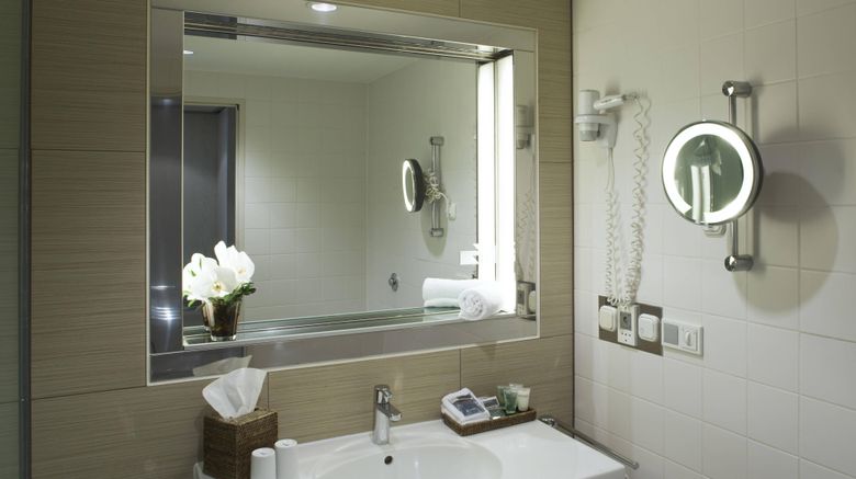 <b>Sheraton Berlin Grand Hotel Esplanade Room</b>. Images powered by <a href="https://www.leonardoworldwide.com/" title="Leonardo Worldwide" target="_blank">Leonardo</a>.