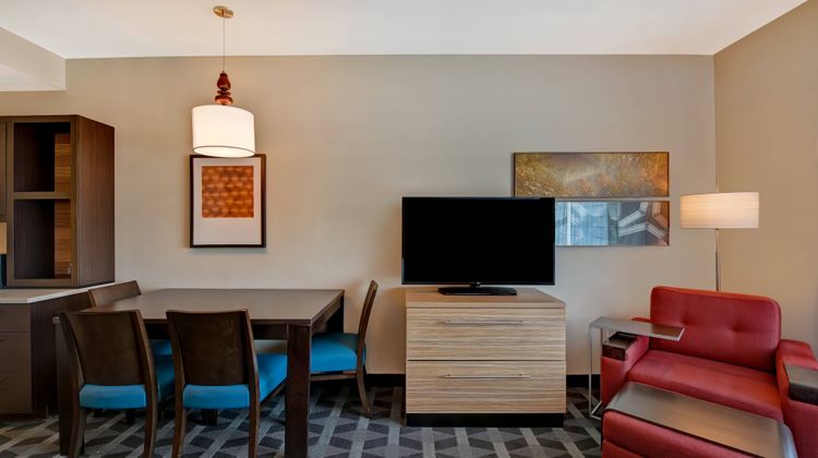 TownePlace Suites El Paso East Room