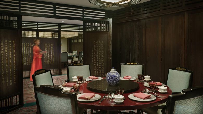 <b>Al Bustan Palace, A Ritz-Carlton Hotel Restaurant</b>. Images powered by <a href="https://www.leonardoworldwide.com/" title="Leonardo Worldwide" target="_blank">Leonardo</a>.