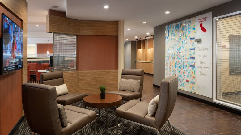 <b>TownePlace Suites Fresno Clovis Lobby</b>. Images powered by <a href="https://www.leonardoworldwide.com/" title="Leonardo Worldwide" target="_blank">Leonardo</a>.