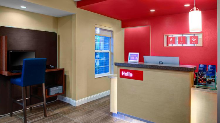 TownePlace Suites Fresno Lobby