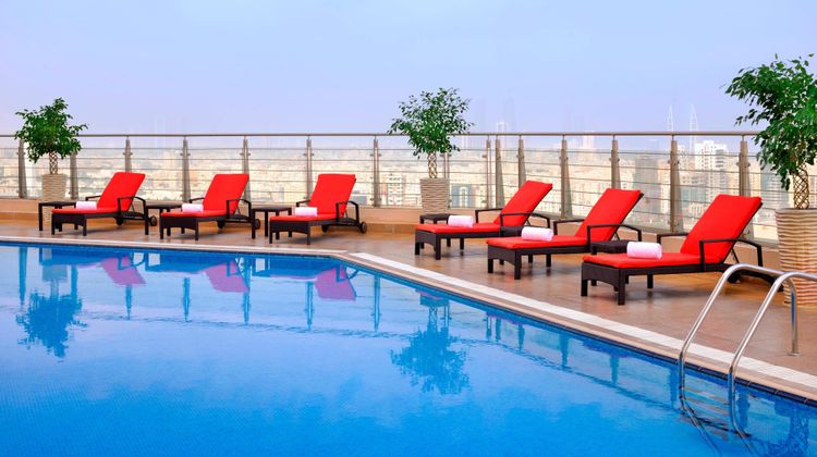 Marriott Exec Apts Manama Pool