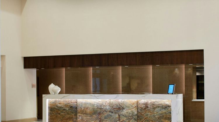 Marriott Hartford/Windsor Airport Lobby