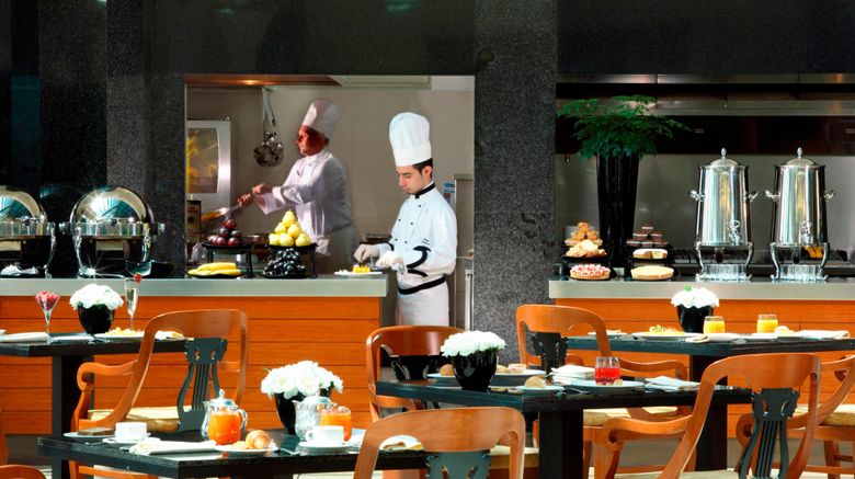 <b>Marriott Park Hotel Rome Restaurant</b>. Images powered by <a href="https://www.leonardoworldwide.com/" title="Leonardo Worldwide" target="_blank">Leonardo</a>.