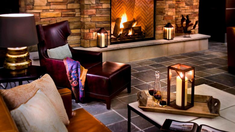 <b>Trumbull Marriott Shelton Lobby</b>. Images powered by <a href="https://www.leonardoworldwide.com/" title="Leonardo Worldwide" target="_blank">Leonardo</a>.