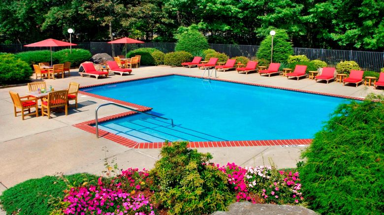 <b>Trumbull Marriott Shelton Pool</b>. Images powered by <a href="https://www.leonardoworldwide.com/" title="Leonardo Worldwide" target="_blank">Leonardo</a>.