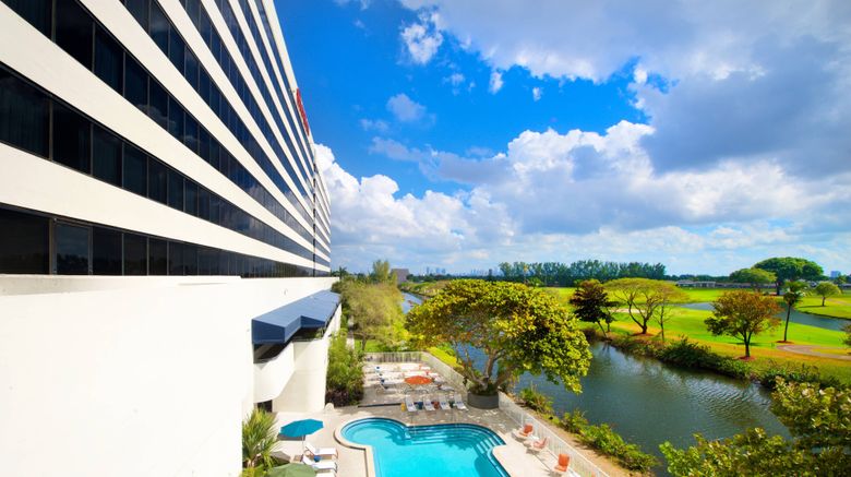 <b>Sheraton Miami Airport & Exec Mtg Center Pool</b>. Images powered by <a href="https://www.leonardoworldwide.com/" title="Leonardo Worldwide" target="_blank">Leonardo</a>.