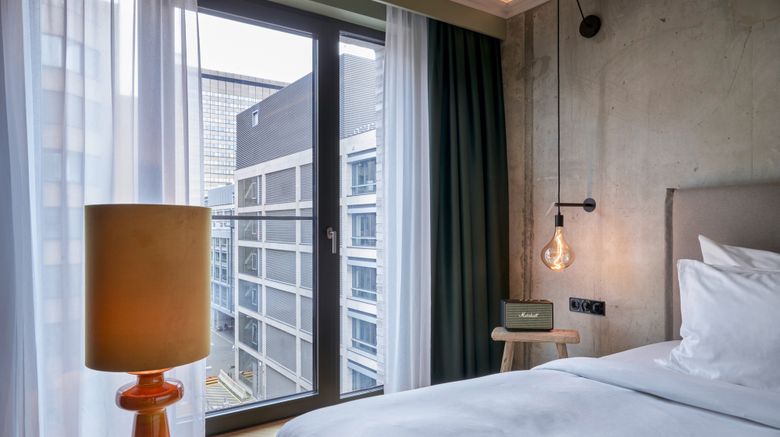 <b>Gekko House, A Tribute Portfolio Hotel Room</b>. Images powered by <a href="https://www.leonardoworldwide.com/" title="Leonardo Worldwide" target="_blank">Leonardo</a>.