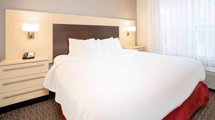 TownePlace Suites by Marriott Rochester Room