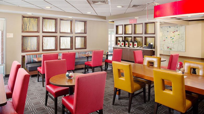 <b>TownePlace Suites Fayetteville North Lobby</b>. Images powered by <a href="https://www.leonardoworldwide.com/" title="Leonardo Worldwide" target="_blank">Leonardo</a>.
