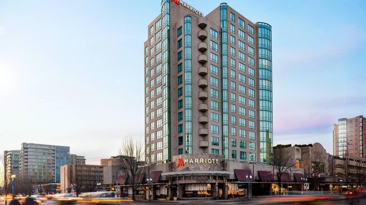 Vancouver Airport Marriott Hotel Exterior